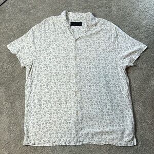 Abercrombis & Fitch Lightweight button front las vegas/gambling themed shirt